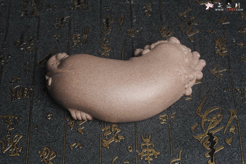 紫砂壶图片：美宠特惠 精工五彩段泥貔貅 神兽 瑞兽 镇纸茶宠 灰常好 长13cm宽5.5cm高3cm - 宜兴紫砂壶网