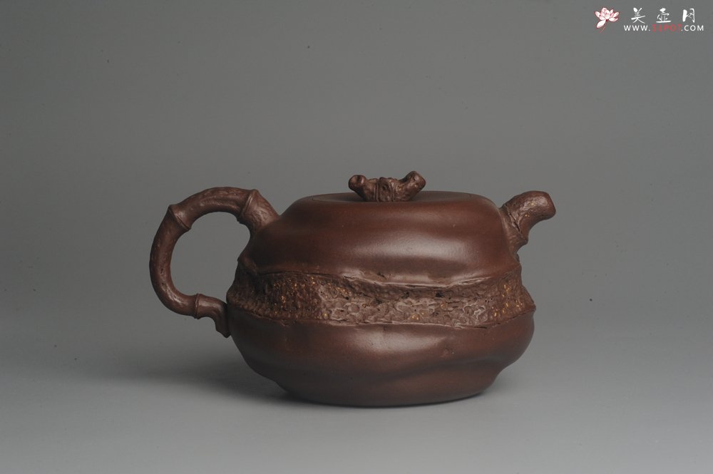 紫砂壶图片：潘丹初全手新作 道法自然 妙趣横生 原创溪竹 - 宜兴紫砂壶网