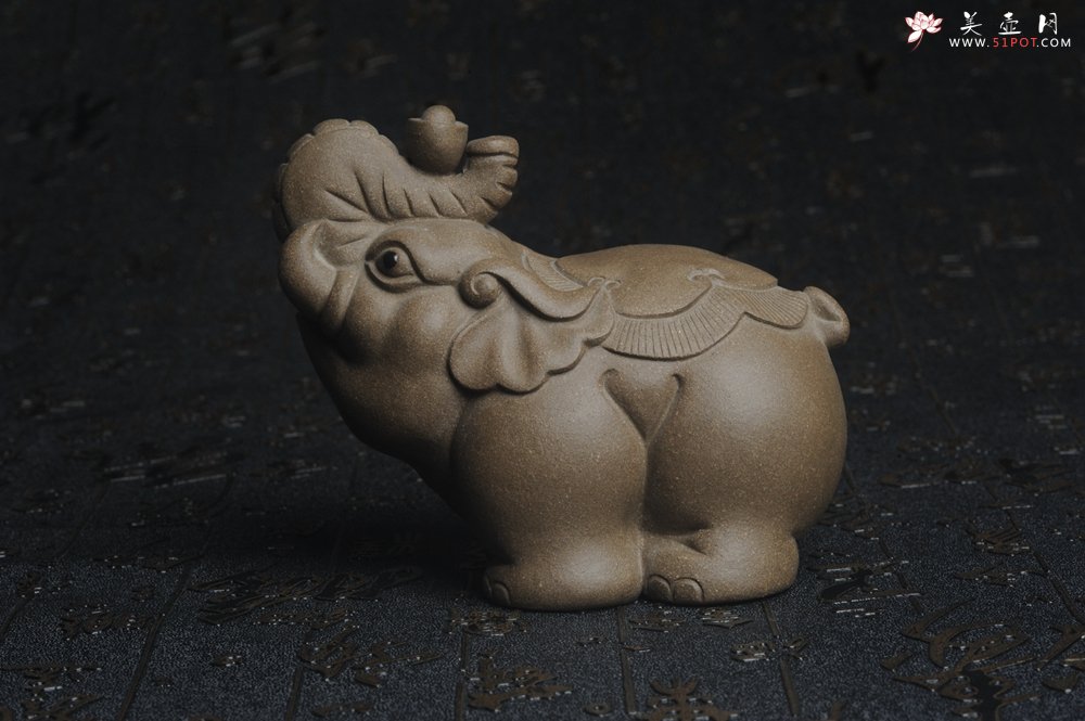 紫砂壶图片：美宠特惠 回馈壶友 精工太平有象茶宠 长11cm宽6cm高7cm - 宜兴紫砂壶网