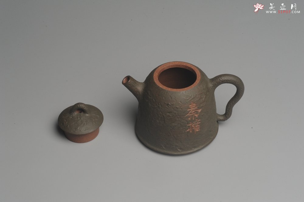 紫砂壶图片：美壶特惠 学苑派 仿龙文风格 青铜器质感 薄胎高秦权 - 宜兴紫砂壶网