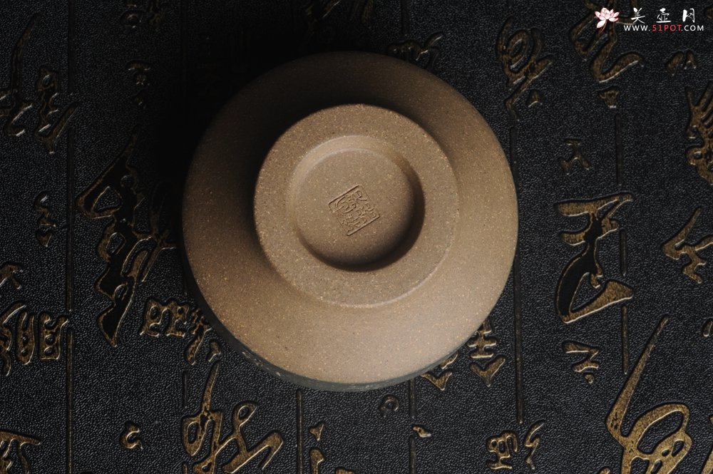 紫砂壶图片：美杯国庆特惠 精品好泥好工好刻雅致特厚实 沏茶去品茗杯 主人杯 自用送礼佳品 - 宜兴紫砂壶网