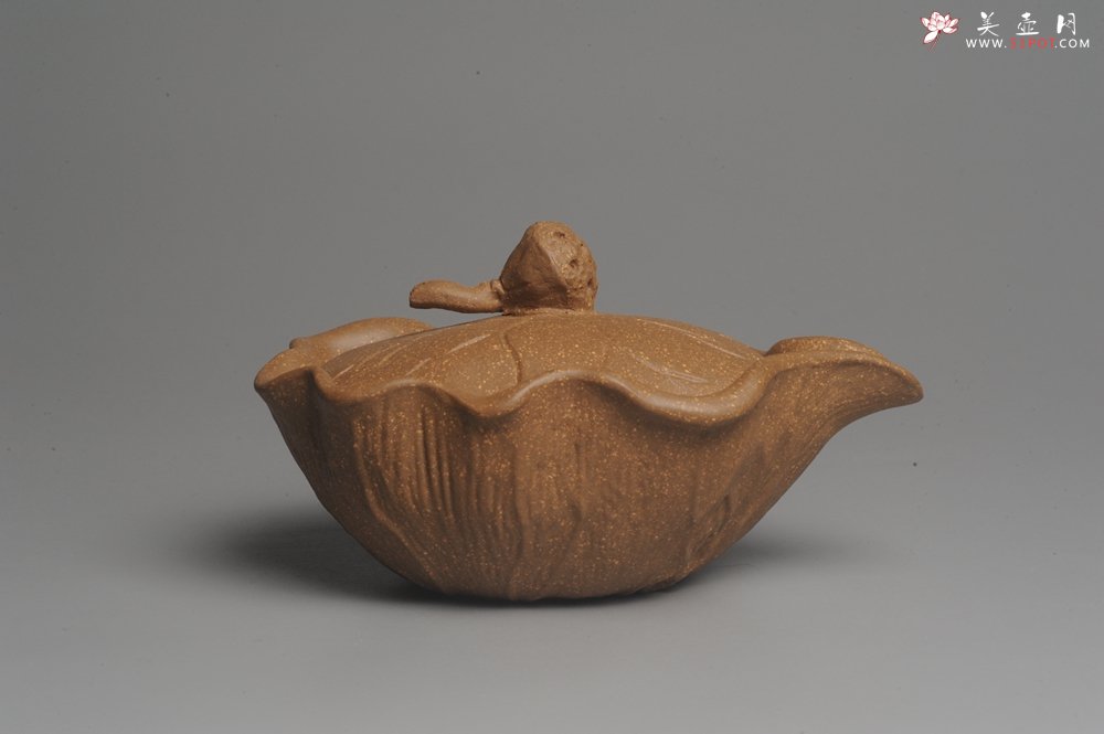 紫砂壶图片：美杯特惠 精致莲蓬公道杯 快客杯 肌理丰富 - 宜兴紫砂壶网