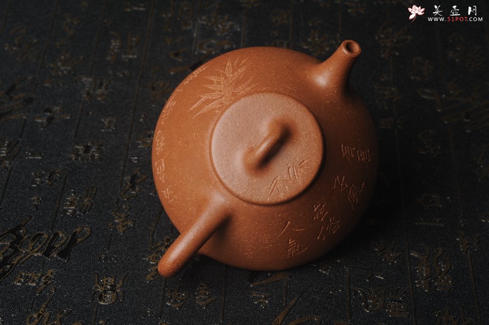 紫砂壶图片：润五彩段泥 全手工薄胎子冶石瓢 有君子风无俗人气 助工俞霞精心摹古刻绘雅竹 - 宜兴紫砂壶网