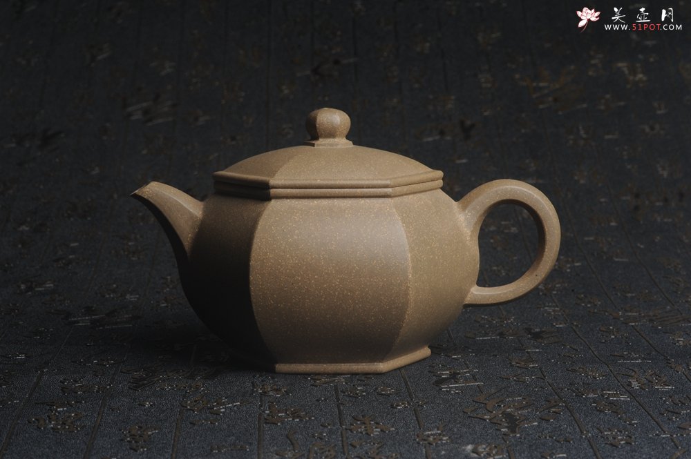 紫砂壶图片：优质青段 饱满大气全手工六方宫灯 - 宜兴紫砂壶网