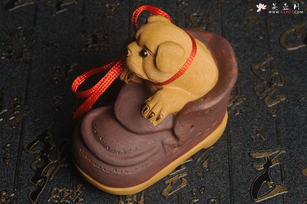 紫砂壶图片：美宠特惠 精致做工步步高升福气狗茶宠摆件 长8.8cm宽4.5到5cm高8.8cm - 宜兴紫砂壶网