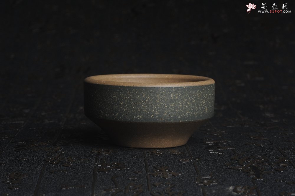 紫砂壶图片：美杯国庆特惠 精品好泥好工好刻雅致特厚实 沏茶去品茗杯 主人杯 自用送礼佳品 - 宜兴紫砂壶网