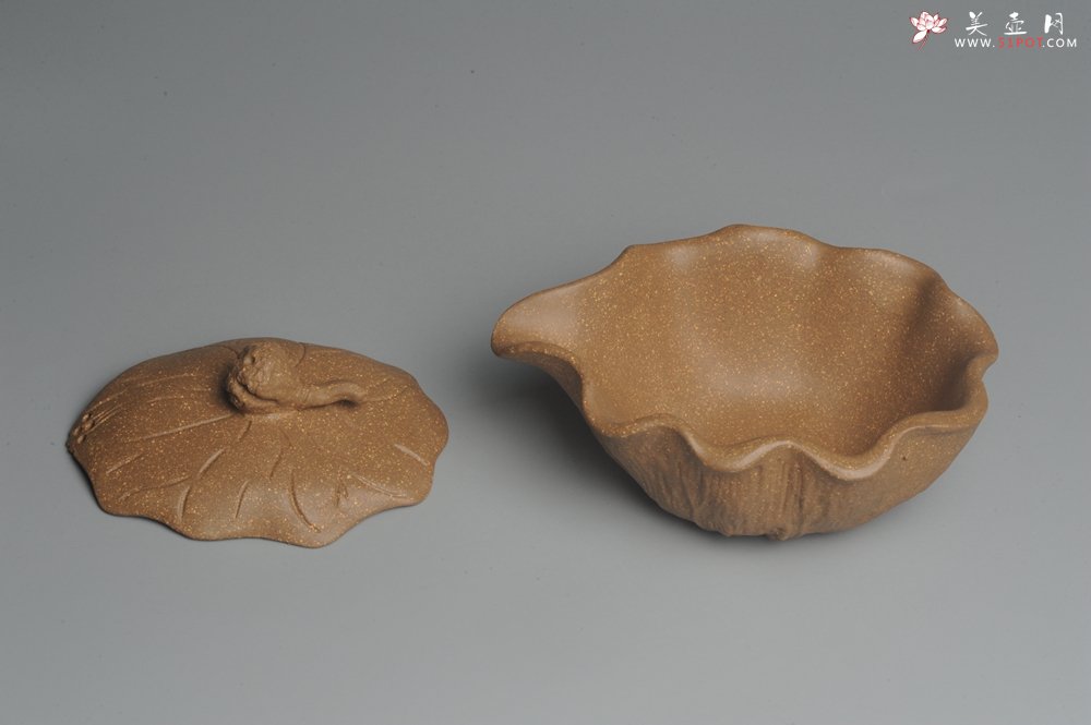 紫砂壶图片：美杯特惠 精致莲蓬公道杯 快客杯 肌理丰富 - 宜兴紫砂壶网