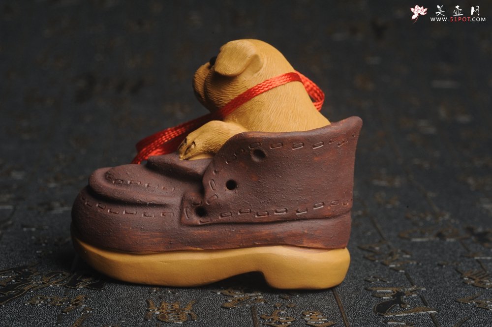 紫砂壶图片：美宠特惠 精致做工步步高升福气狗茶宠摆件 长8.8cm宽4.5到5cm高8.8cm - 宜兴紫砂壶网