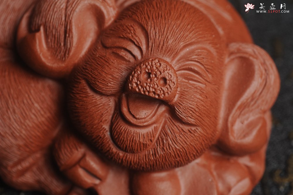 紫砂壶图片：美宠特惠 优质清水泥精致手工茶宠 一团和气招财猪 长7cm宽5cm高3.5cm - 宜兴紫砂壶网