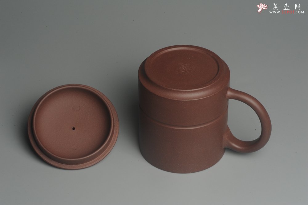 紫砂壶图片：美杯特惠 办公旅行便携式茶具上善若水盖杯 泥料超好 - 宜兴紫砂壶网