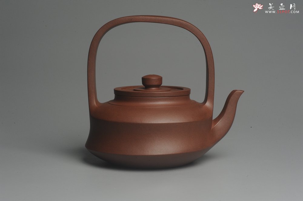 紫砂壶图片：进步明显 扛鼎之作 全美品 难度大刹凹单片折肩拍打成型全手工提壁壶 且玩且珍惜 - 宜兴紫砂壶网