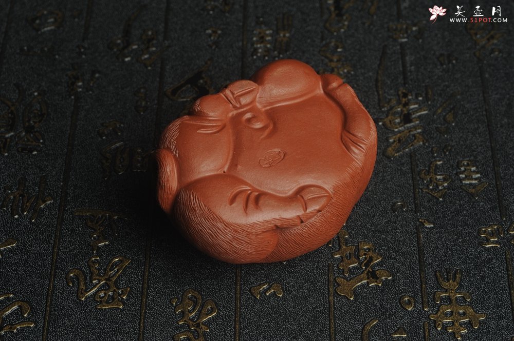 紫砂壶图片：美宠特惠 优质清水泥精致手工茶宠 一团和气招财猪 长7cm宽5cm高3.5cm - 宜兴紫砂壶网