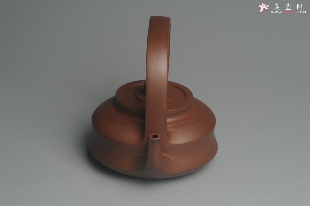 紫砂壶图片：进步明显 扛鼎之作 全美品 难度大刹凹单片折肩拍打成型全手工提壁壶 且玩且珍惜 - 宜兴紫砂壶网