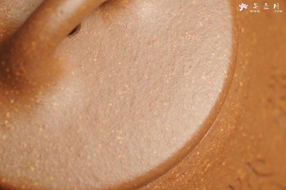 紫砂壶图片：油润五彩段泥 全手工薄胎精品子冶石瓢 难度大 骨肉匀挺 文气装饰高士采耳图 道法自然 - 宜兴紫砂壶网