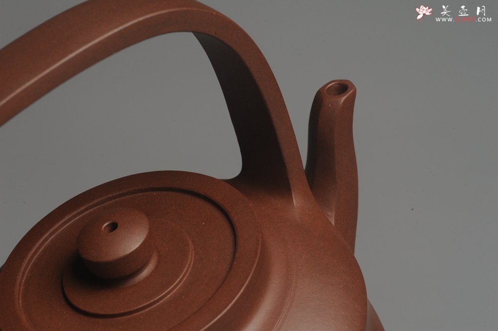 紫砂壶图片：进步明显 扛鼎之作 全美品 难度大刹凹单片折肩拍打成型全手工提壁壶 且玩且珍惜 - 宜兴紫砂壶网