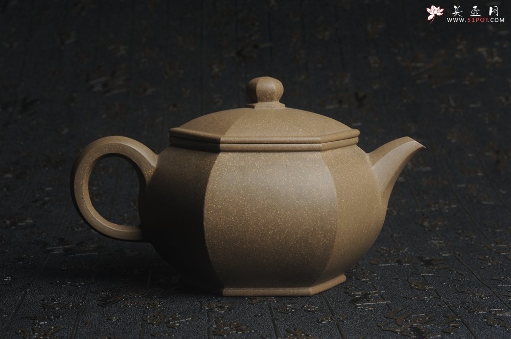 紫砂壶图片：优质青段 饱满大气全手工六方宫灯 - 宜兴紫砂壶网