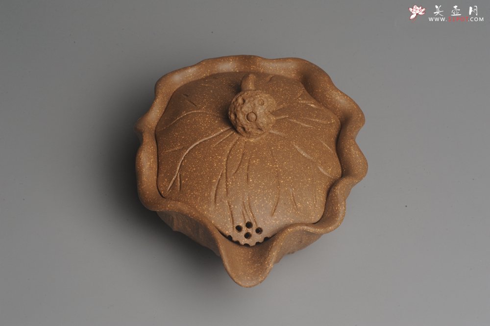 紫砂壶图片：美杯特惠 精致莲蓬公道杯 快客杯 肌理丰富 - 宜兴紫砂壶网