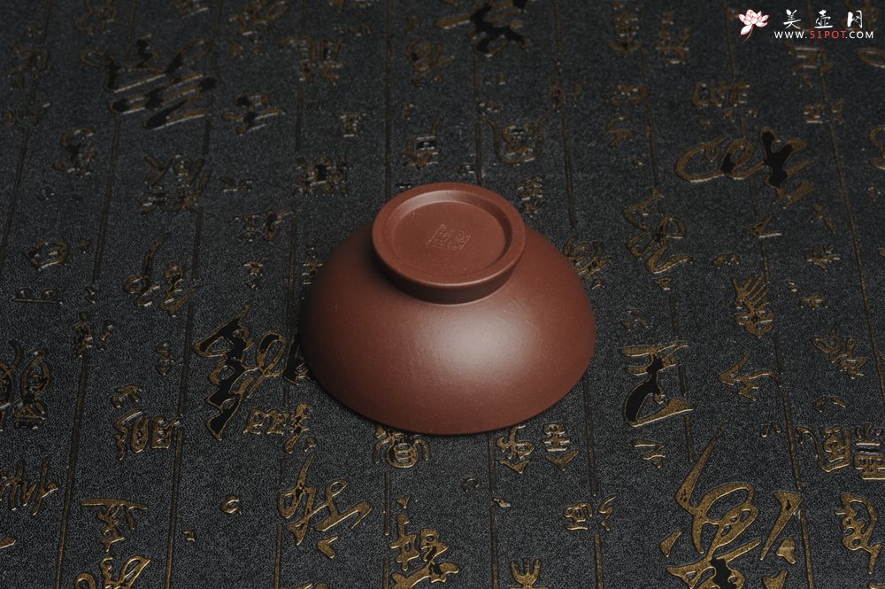 紫砂壶图片：美杯特惠超精工特厚杯重110g 兰草品茗杯 - 宜兴紫砂壶网