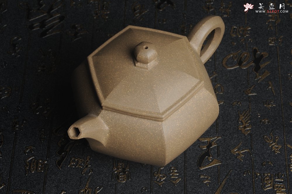 紫砂壶图片：优质青段 饱满大气全手工六方宫灯 - 宜兴紫砂壶网