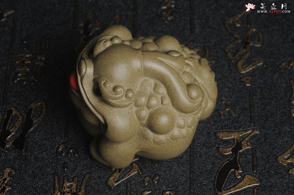 紫砂壶图片：美宠特惠 老青段貔貅瑞兽招宝蟾茶宠 茶盘尤物长6cm宽5.7cm高4.6cm - 宜兴紫砂壶网
