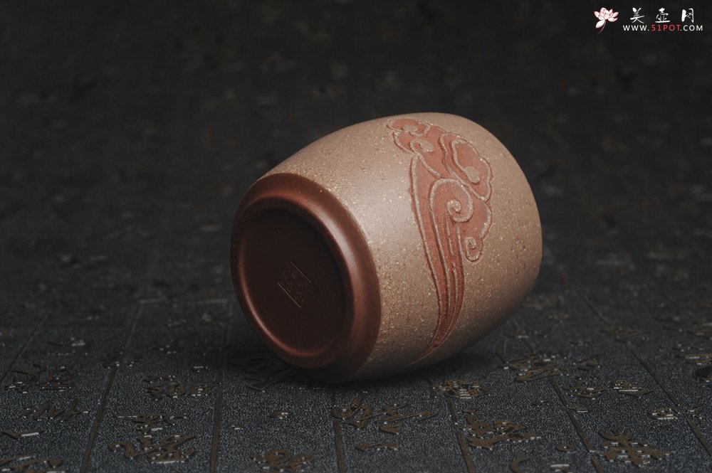 紫砂壶图片：美杯中秋特惠 精品好泥好工好刻雅致特厚实 祥云品茗杯 主人杯 自用送礼佳品 - 宜兴紫砂壶网