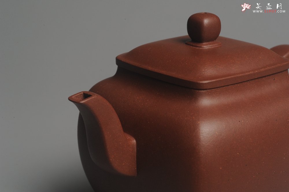 紫砂壶图片：实力派张海艳全手工小鸣远四方 气势磅礴 - 宜兴紫砂壶网