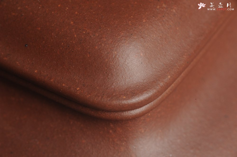 紫砂壶图片：实力派张海艳全手工老辣四方虚扁壶 超精致 - 宜兴紫砂壶网