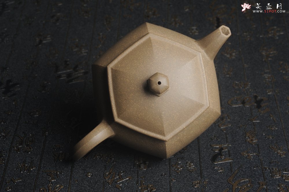 紫砂壶图片：优质青段 饱满大气全手工六方宫灯 - 宜兴紫砂壶网