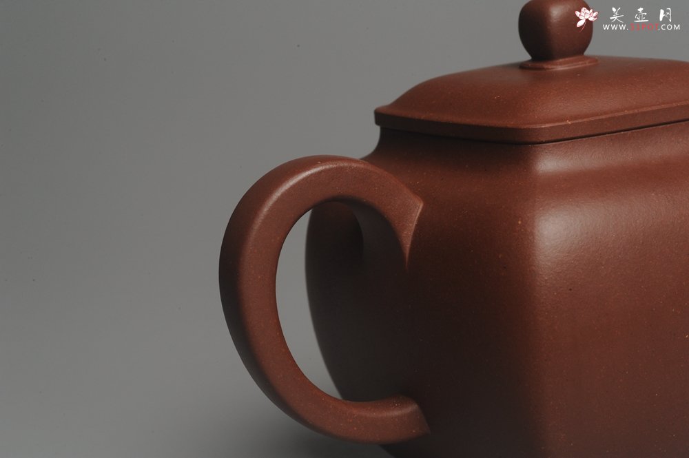 紫砂壶图片：实力派张海艳全手工小鸣远四方 气势磅礴 - 宜兴紫砂壶网