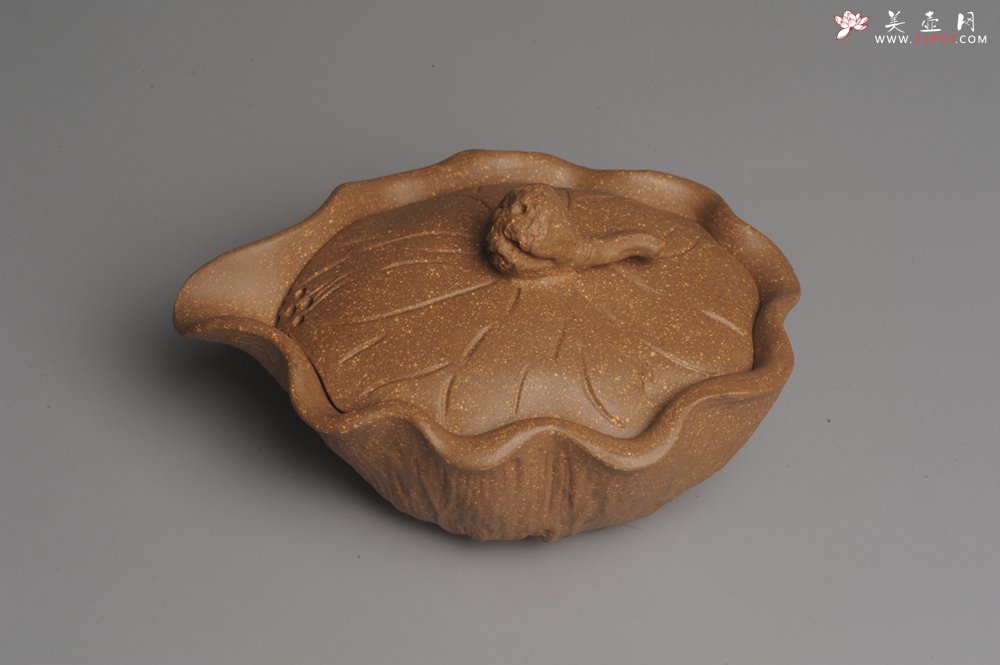 紫砂壶图片：美杯特惠 精致莲蓬公道杯 快客杯 肌理丰富 - 宜兴紫砂壶网