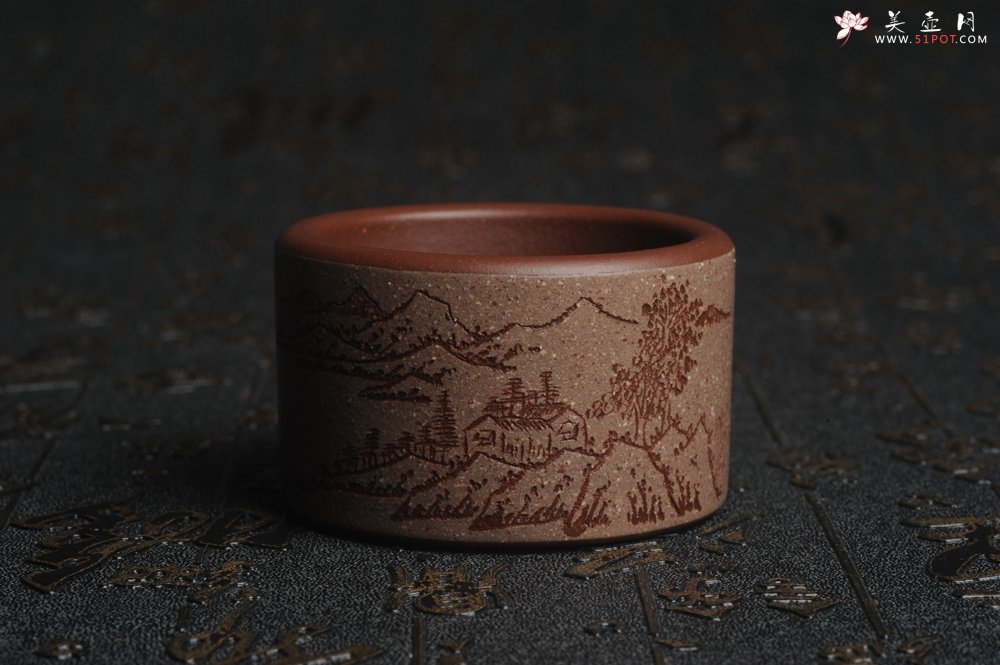 紫砂壶图片：美杯中秋特惠 雅致厚实 山居图 山水品茗杯 主人杯 - 宜兴紫砂壶网