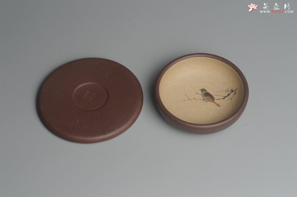 紫砂壶图片：款式二 美杯美垫特惠 精致彩绘泥绘花鸟品茗杯主人杯 杯垫一套 灰常漂亮 - 宜兴紫砂壶网