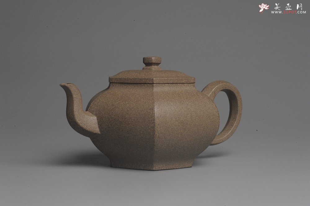 紫砂壶图片：美壶中秋国庆特惠 精工老段泥锦方壶 泥料特好 茶人醉爱 - 宜兴紫砂壶网