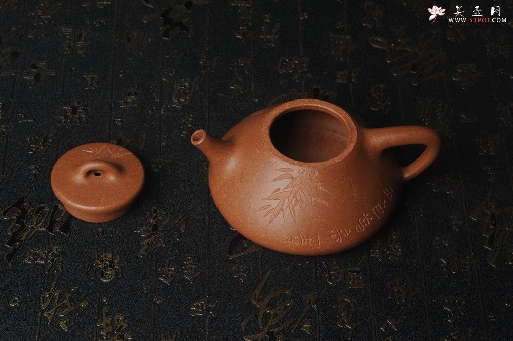 紫砂壶图片：润五彩段泥 全手工薄胎子冶石瓢 有君子风无俗人气 助工俞霞精心摹古刻绘雅竹 - 宜兴紫砂壶网