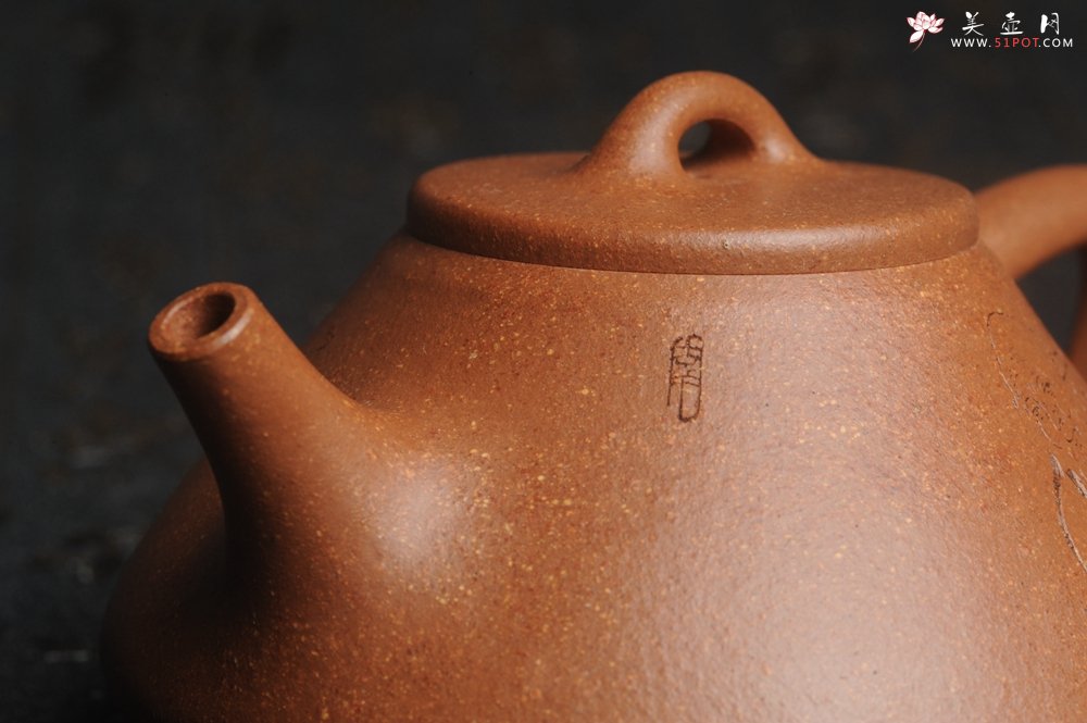 紫砂壶图片：油润五彩段泥 全手工薄胎精品子冶石瓢 难度大 骨肉匀挺 文气装饰高士采耳图 道法自然 - 宜兴紫砂壶网