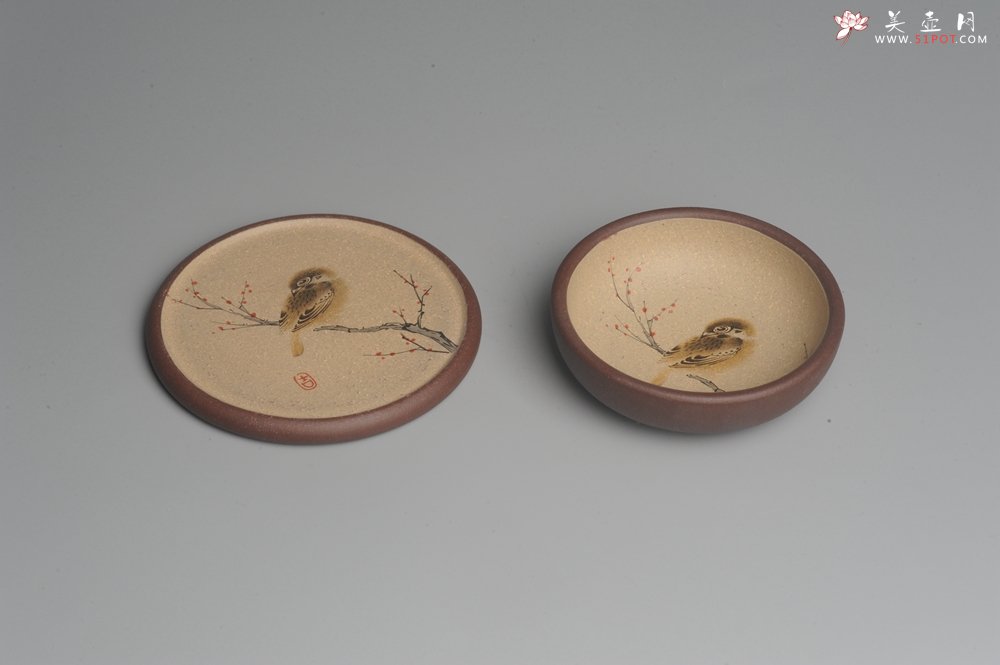 紫砂壶图片：款式一 美杯美垫特惠 精致彩绘泥绘花鸟品茗杯主人杯 杯垫一套 灰常漂亮 - 宜兴紫砂壶网