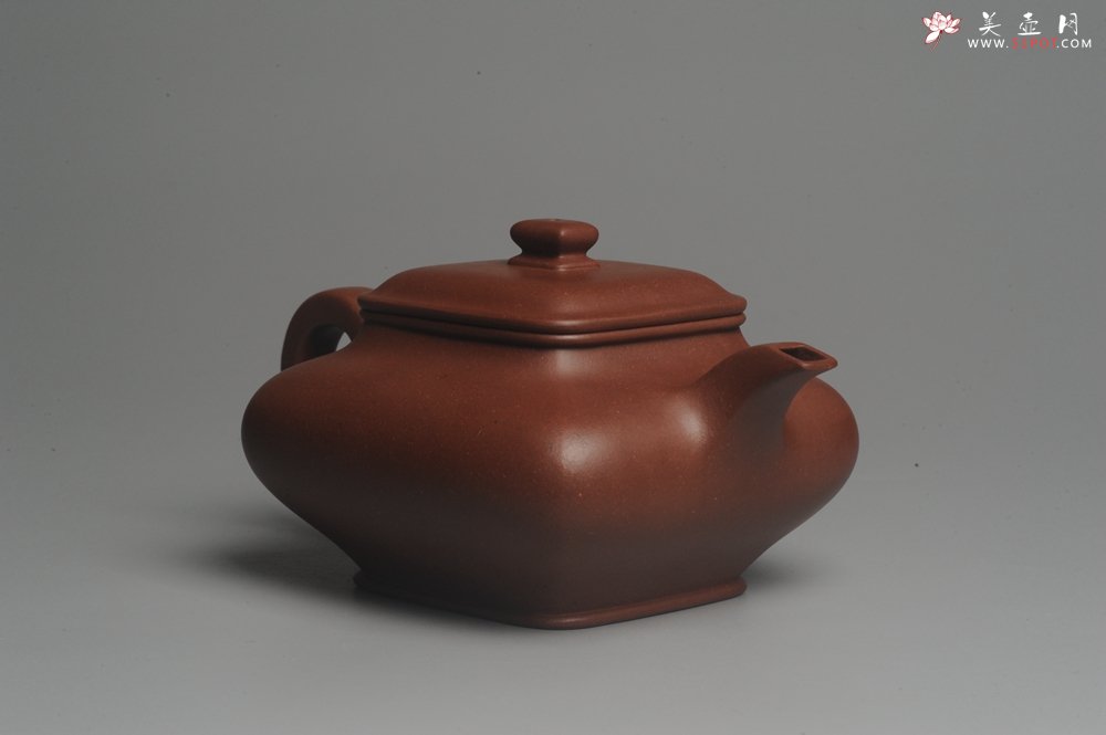 紫砂壶图片：实力派张海艳全手工老辣四方虚扁壶 超精致 - 宜兴紫砂壶网