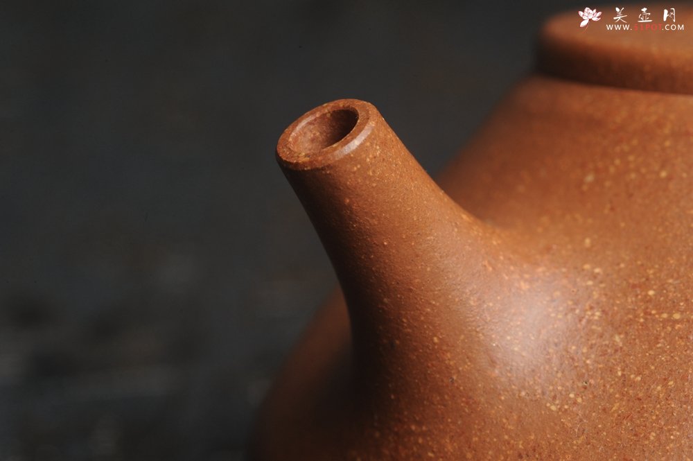 紫砂壶图片：油润五彩段泥 全手工薄胎精品子冶石瓢 难度大 骨肉匀挺 文气装饰高士采耳图 道法自然 - 宜兴紫砂壶网