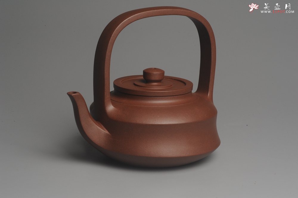 紫砂壶图片：进步明显 扛鼎之作 全美品 难度大刹凹单片折肩拍打成型全手工提壁壶 且玩且珍惜 - 宜兴紫砂壶网