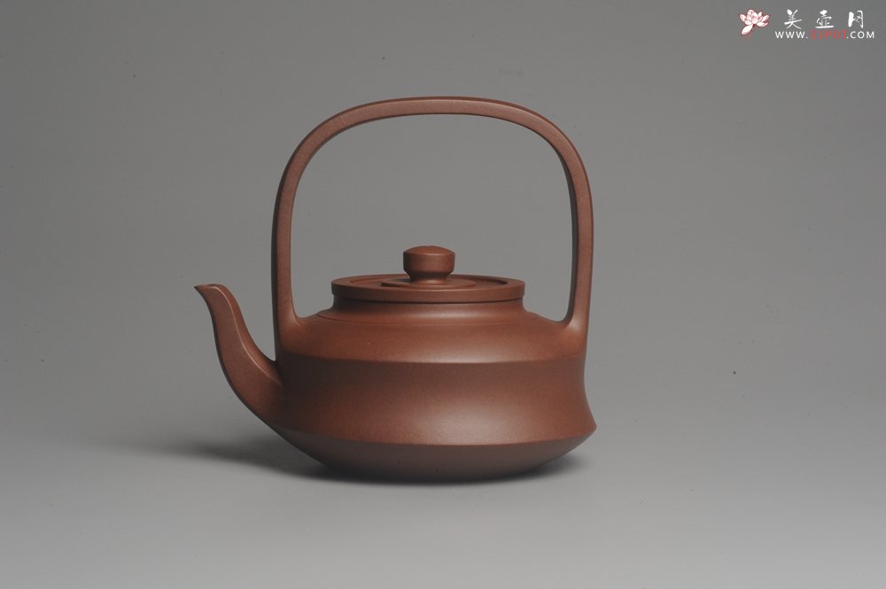 紫砂壶图片：进步明显 扛鼎之作 全美品 难度大刹凹单片折肩拍打成型全手工提壁壶 且玩且珍惜 - 宜兴紫砂壶网