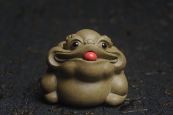 紫砂壶图片：美宠特惠 老青段貔貅瑞兽招宝蟾茶宠 茶盘尤物长6cm宽5.7cm高4.6cm - 宜兴紫砂壶网