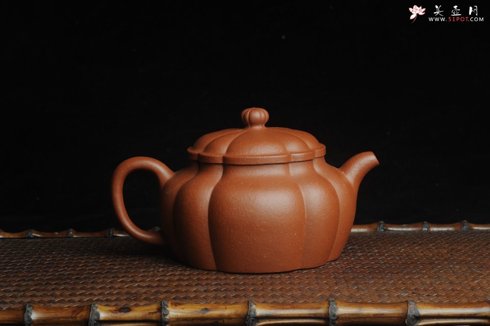 紫砂壶图片：美壶双11特惠秒杀 梨皮红泥精工筋囊井栏 - 宜兴紫砂壶网