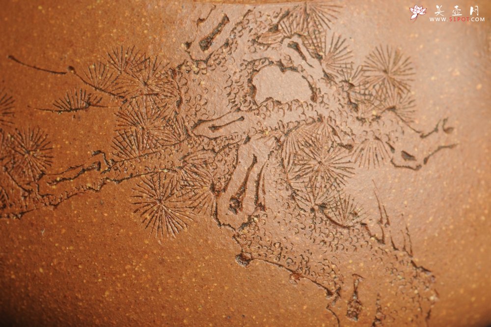 紫砂壶图片：潜力股周小培全手工演绎精品五彩段泥景舟石瓢 清茗堂助工文气装饰君子不老松 延年益寿 - 宜兴紫砂壶网