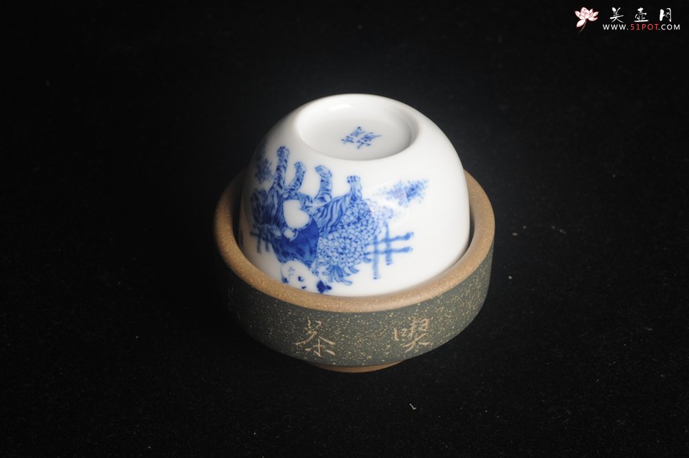 紫砂壶图片：景德镇主人杯 青花杯 童子戏老虎 - 宜兴紫砂壶网