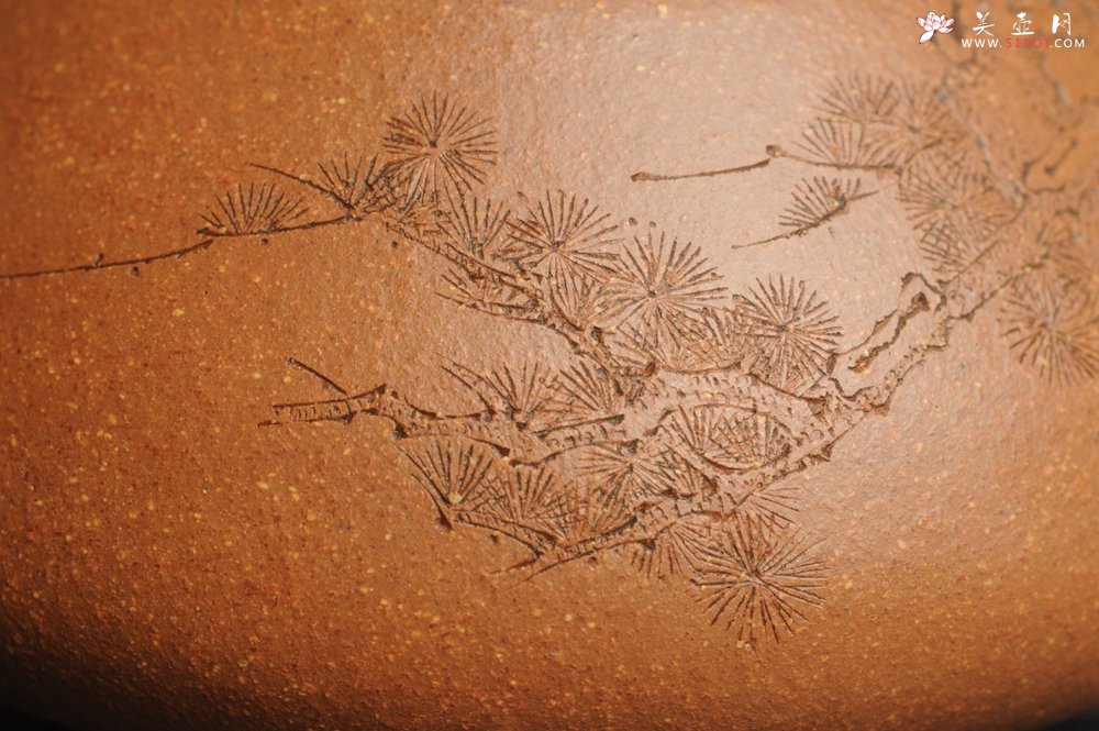 紫砂壶图片：潜力股周小培全手工演绎精品五彩段泥景舟石瓢 清茗堂助工文气装饰君子不老松 延年益寿 - 宜兴紫砂壶网