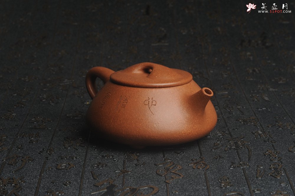 紫砂壶图片：潜力股周小培全手工演绎精品五彩段泥景舟石瓢 清茗堂助工文气装饰菖蒲佛手清供图 心清香妙 - 宜兴紫砂壶网