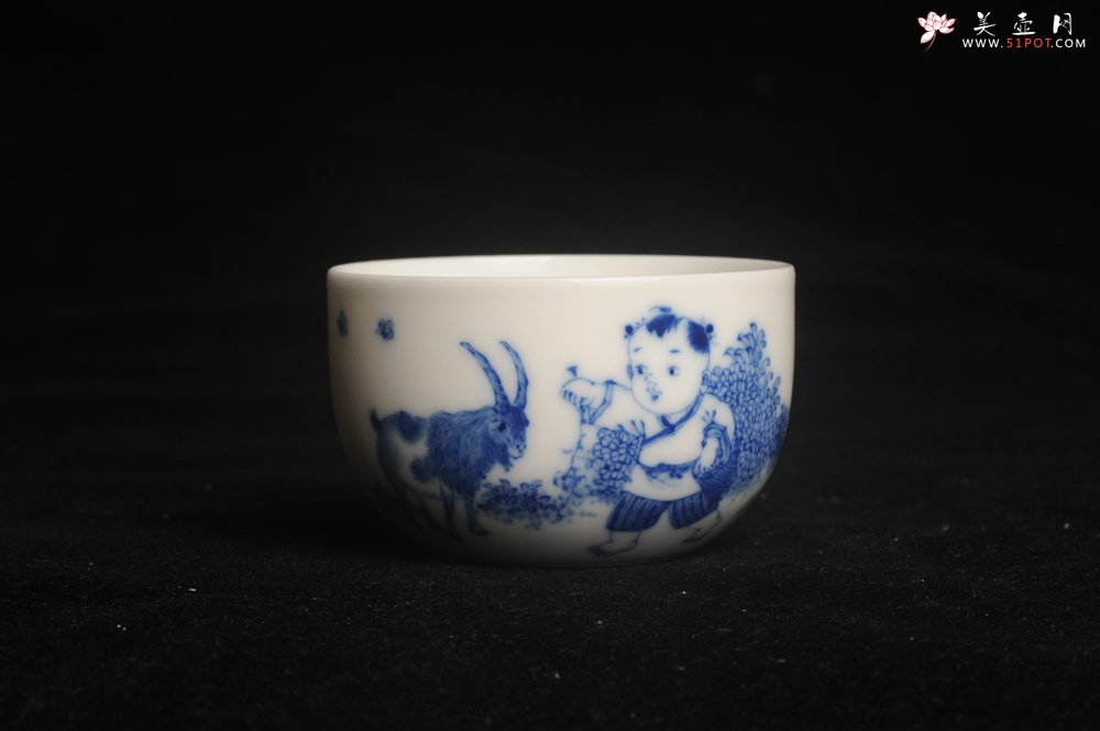 紫砂壶图片：景德镇主人杯 青花杯 童子伴羊 - 宜兴紫砂壶网