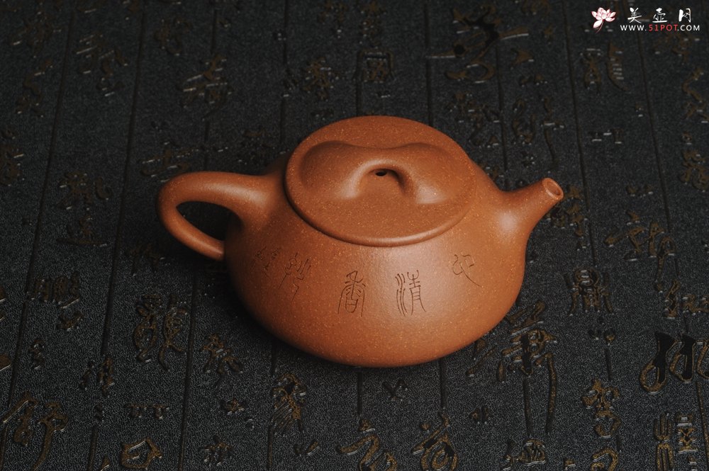 紫砂壶图片：潜力股周小培全手工演绎精品五彩段泥景舟石瓢 清茗堂助工文气装饰菖蒲佛手清供图 心清香妙 - 宜兴紫砂壶网