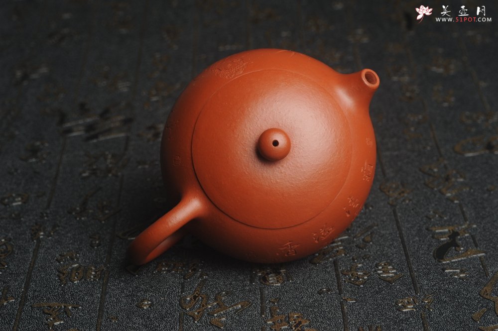 紫砂壶图片：特油润老朱泥 全手工美女西施壶 方健老师精心双刀刻绘 收缩大成型难 难得美品 - 宜兴紫砂壶网