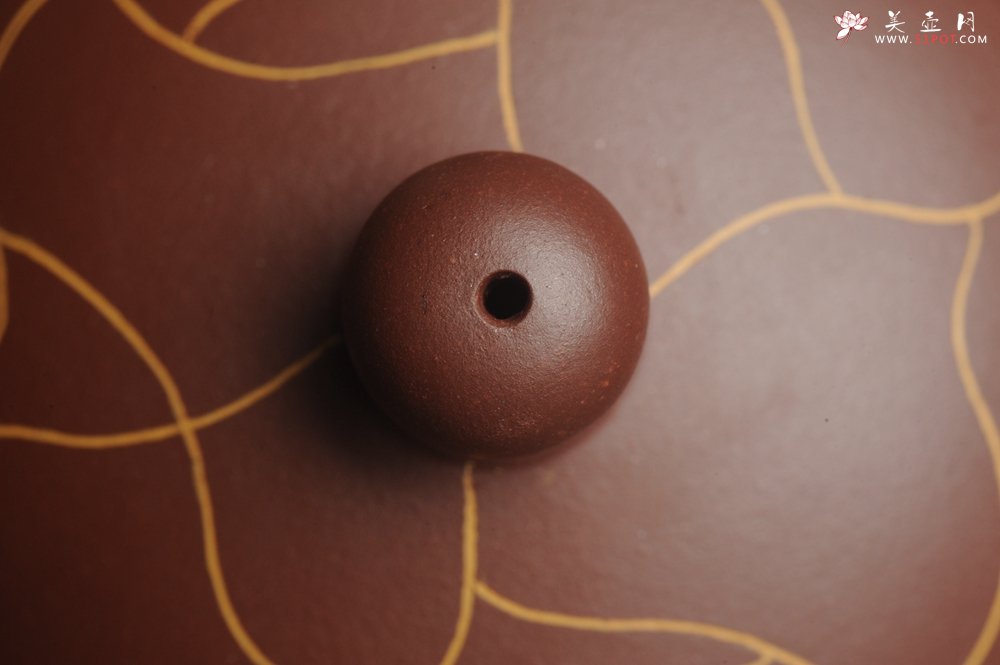 紫砂壶图片：美壶特惠 精工冰纹西施 茶人醉爱 - 宜兴紫砂壶网